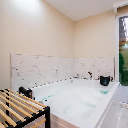 Cozy W Jacuzzi Balcony 5 Min To Taksim Provincia di Istanbul