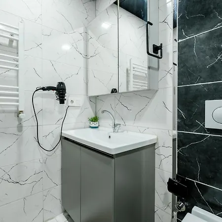 Διαμέρισμα Cozy W Jacuzzi Balcony 5 Min To Taksim *